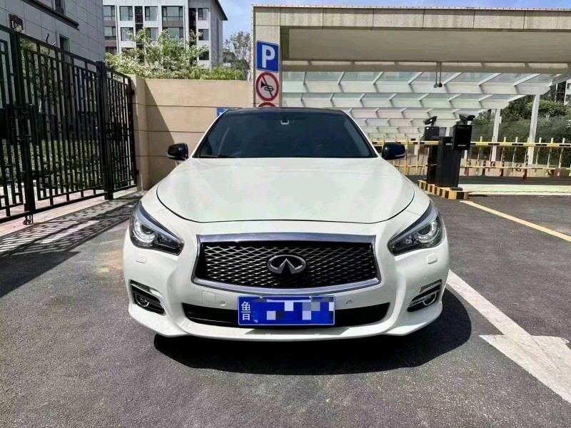 青岛16年英菲尼迪Q50L1