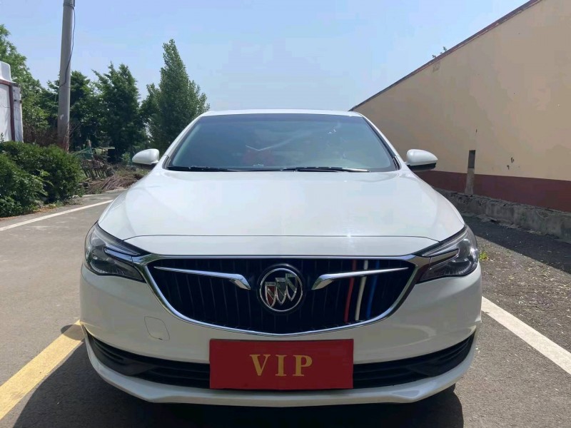 青岛18年别克英朗1