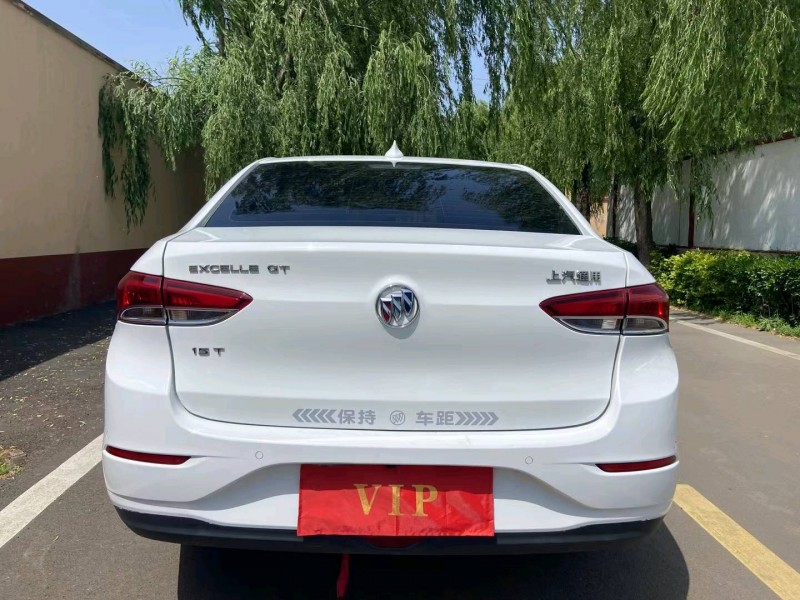 青岛18年别克英朗9