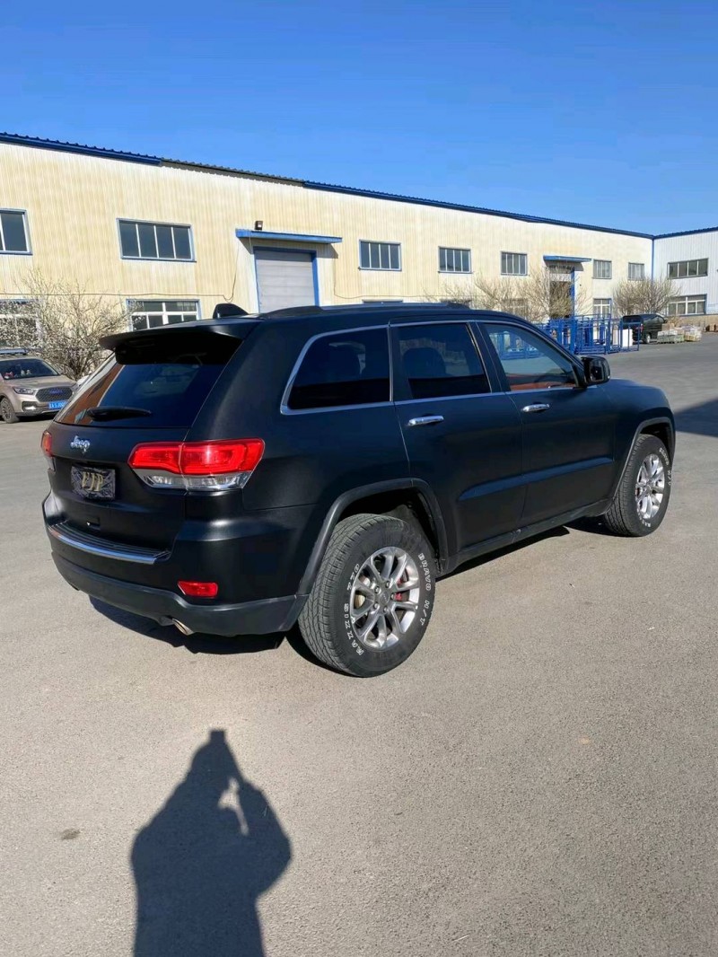 沈阳14年Jeep大切诺基4