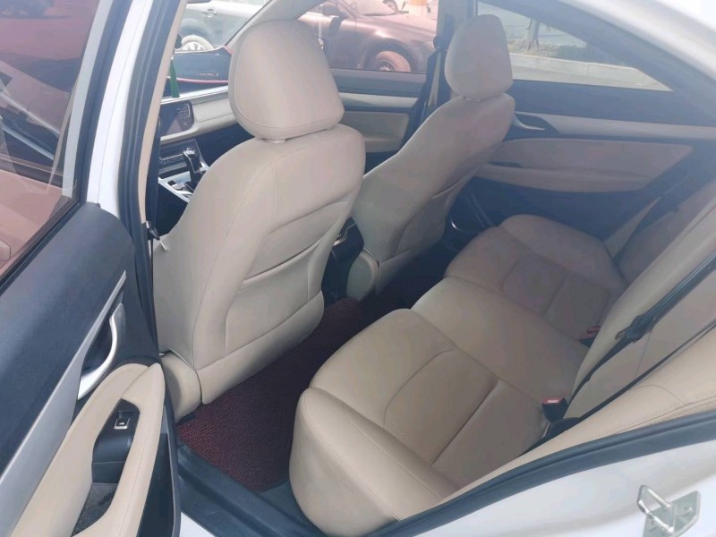 保定18年吉利帝豪6