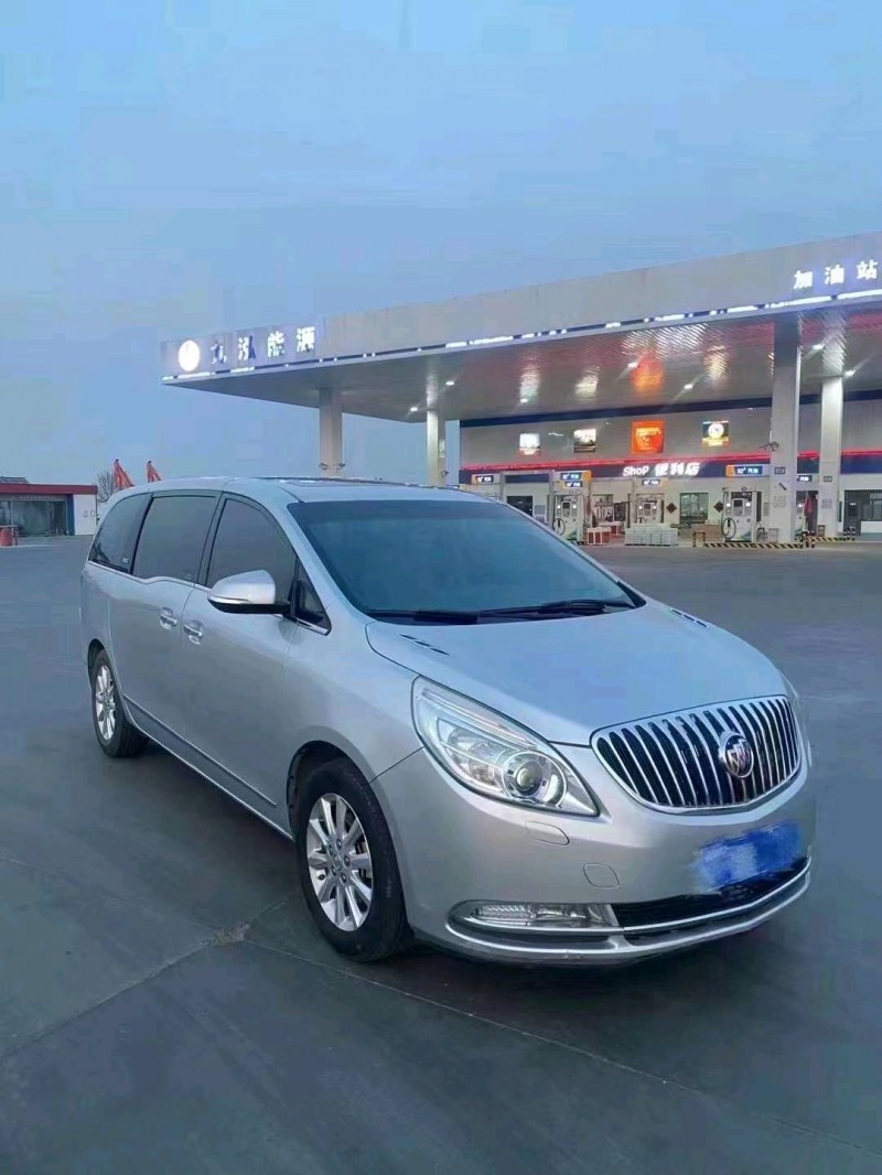 青岛13年别克GL82