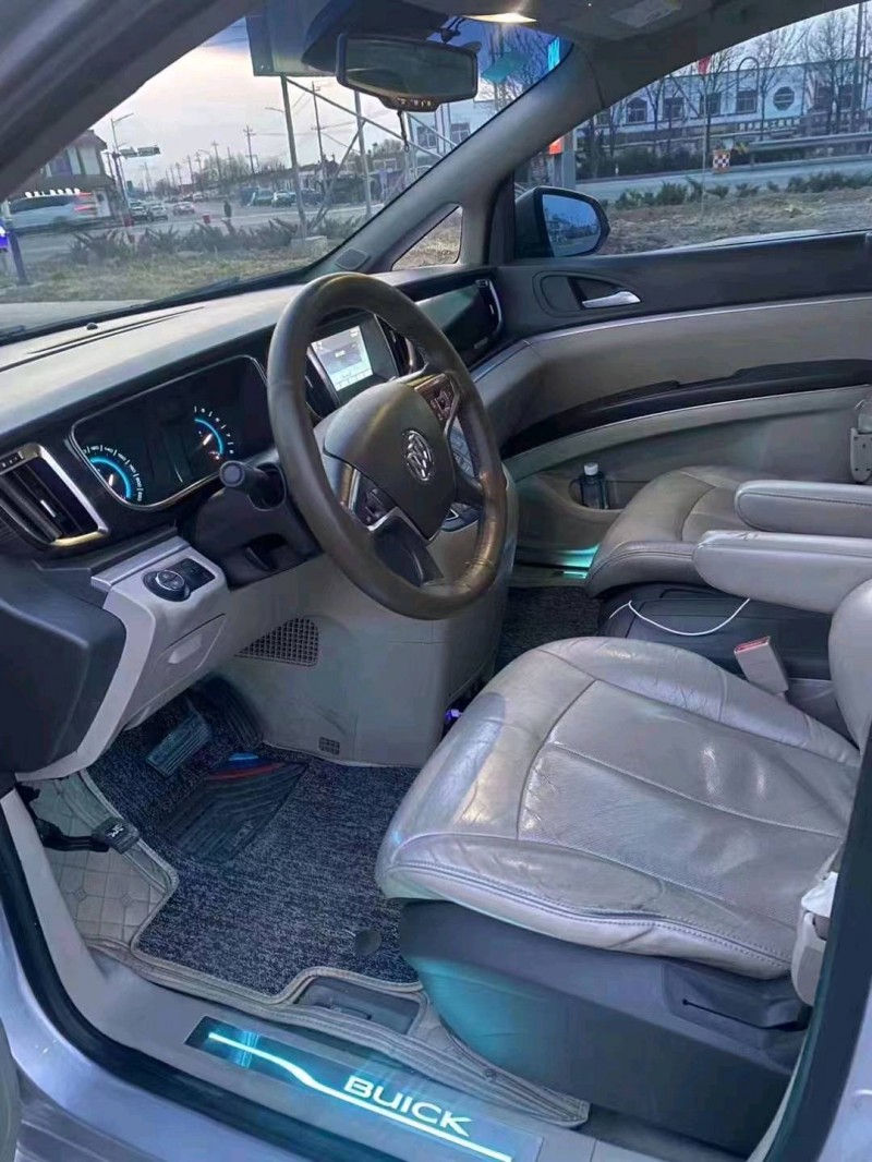 青岛13年别克GL89