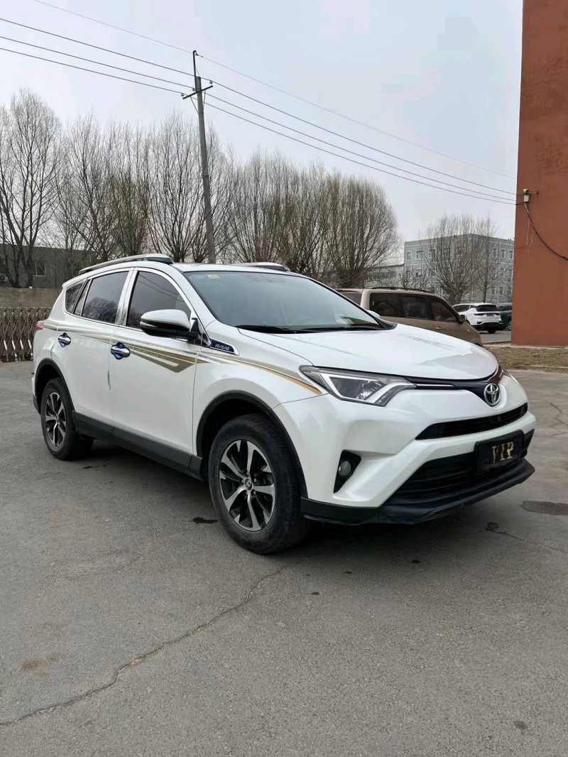 沈阳17年丰田RAV43