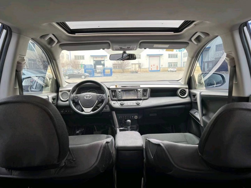 沈阳17年丰田RAV49
