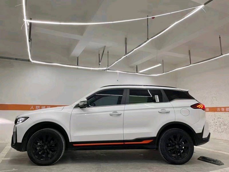 成都22年吉利博越3