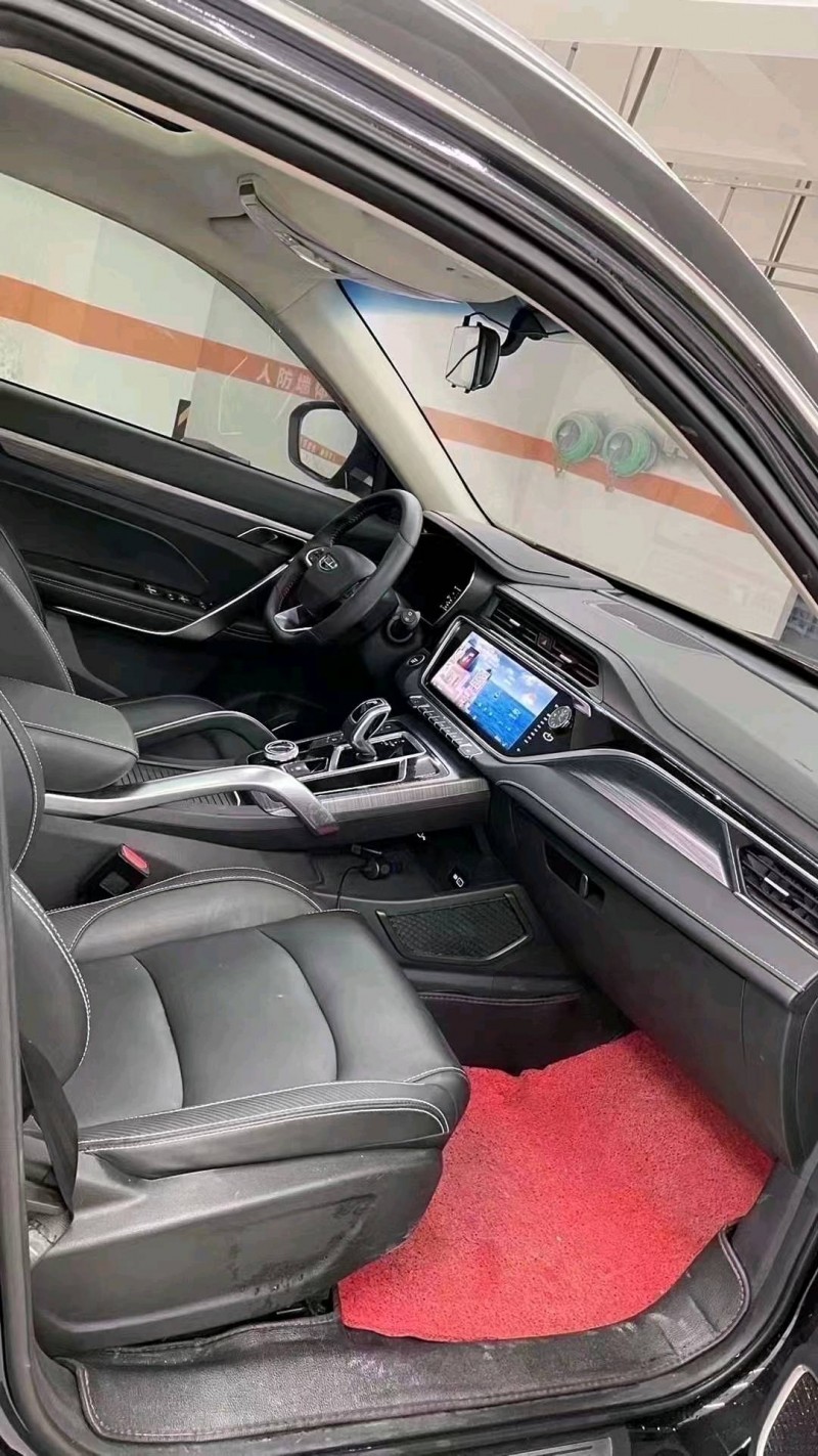 成都21年吉利博越8