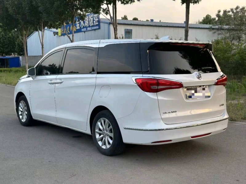 青岛20年别克GL89