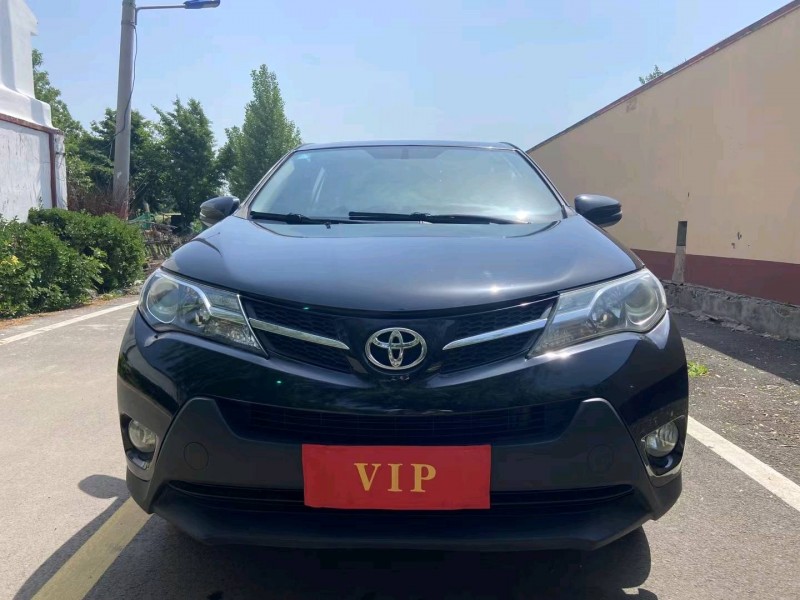 青岛16年丰田RAV4荣放1