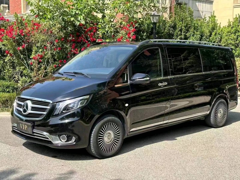 青岛18年奔驰威霆3