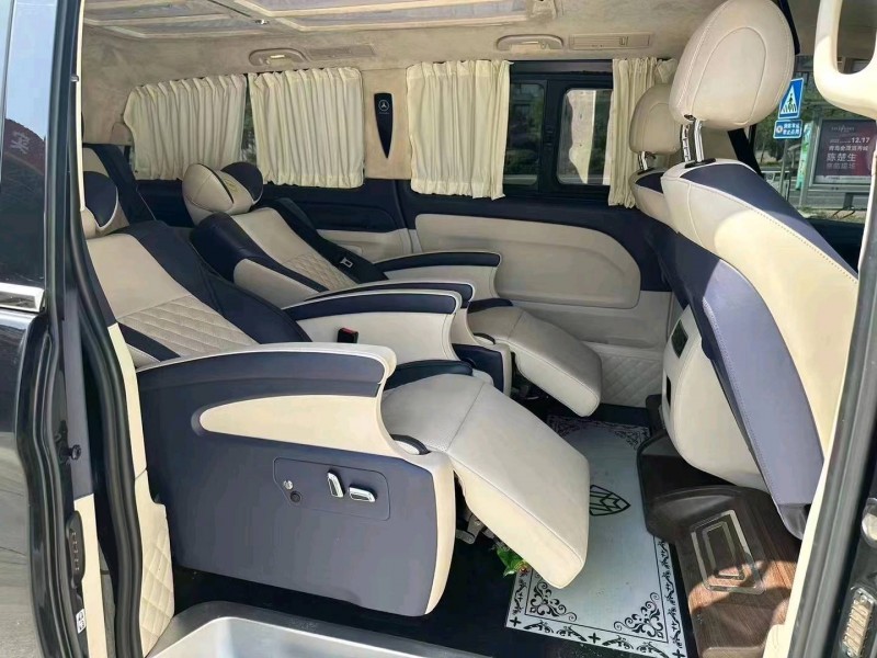 青岛18年奔驰威霆5