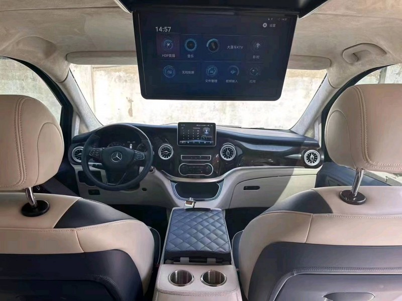 青岛18年奔驰威霆4