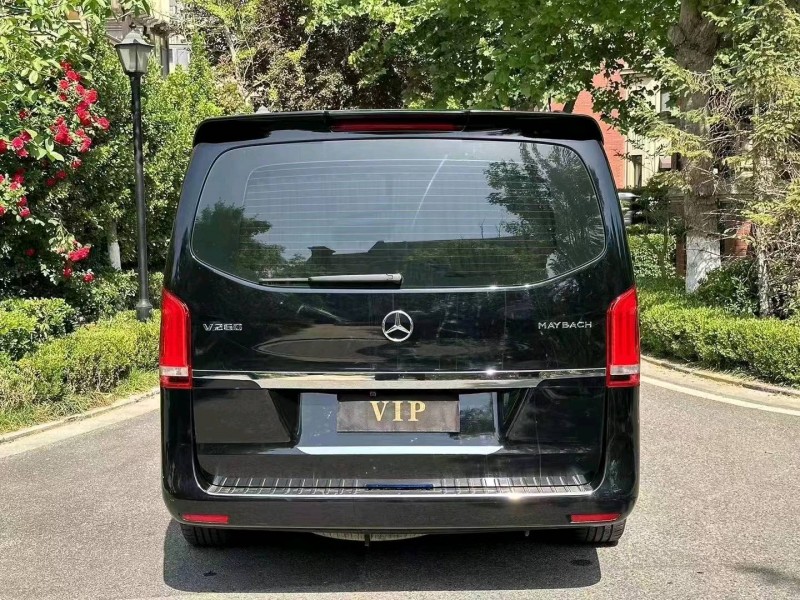 青岛18年奔驰威霆6