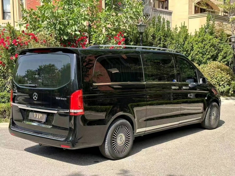 青岛18年奔驰威霆9