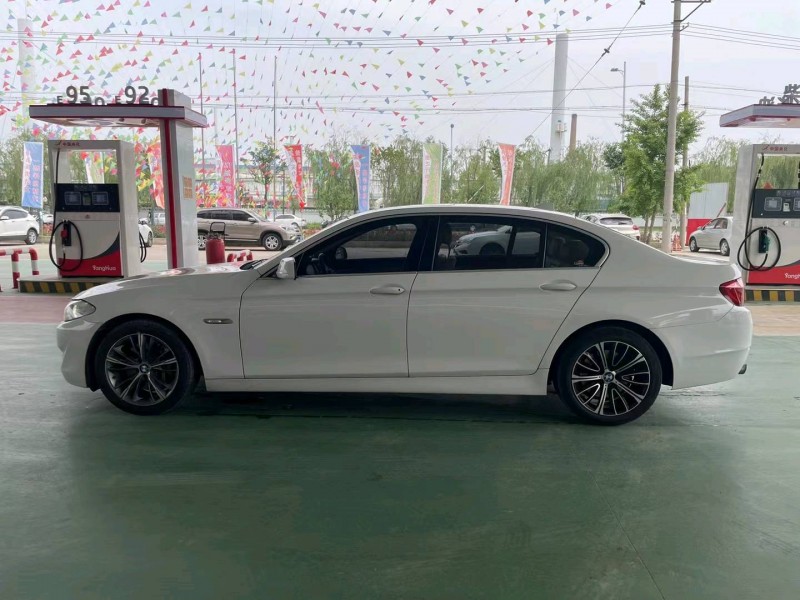 保定12年宝马5系3