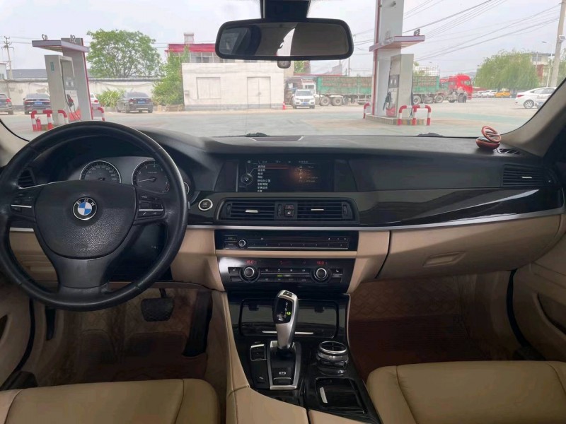 保定12年宝马5系7
