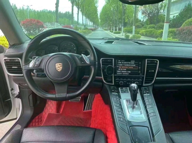 济南12年保时捷帕拉梅拉6