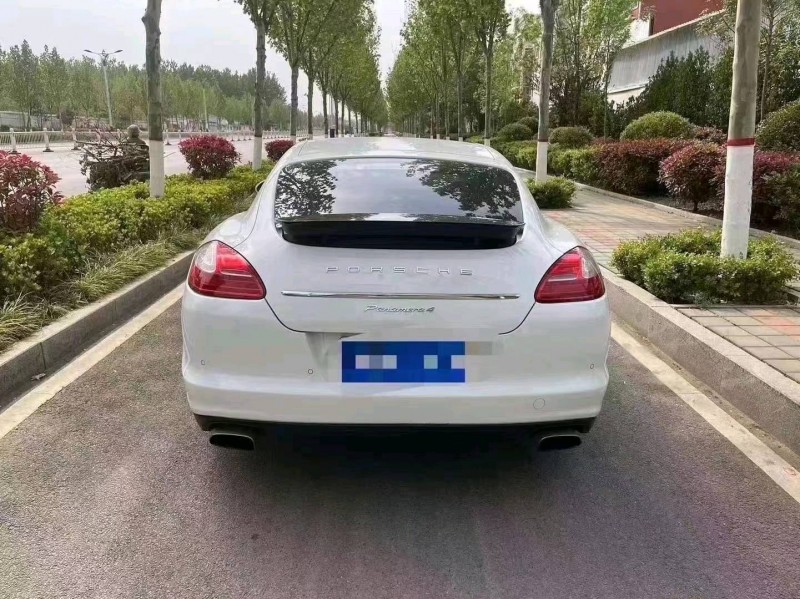 济南12年保时捷帕拉梅拉7