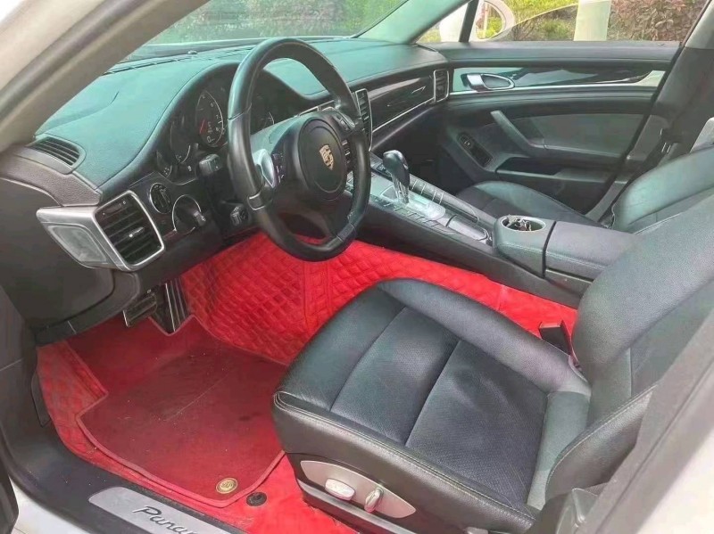 济南12年保时捷帕拉梅拉8