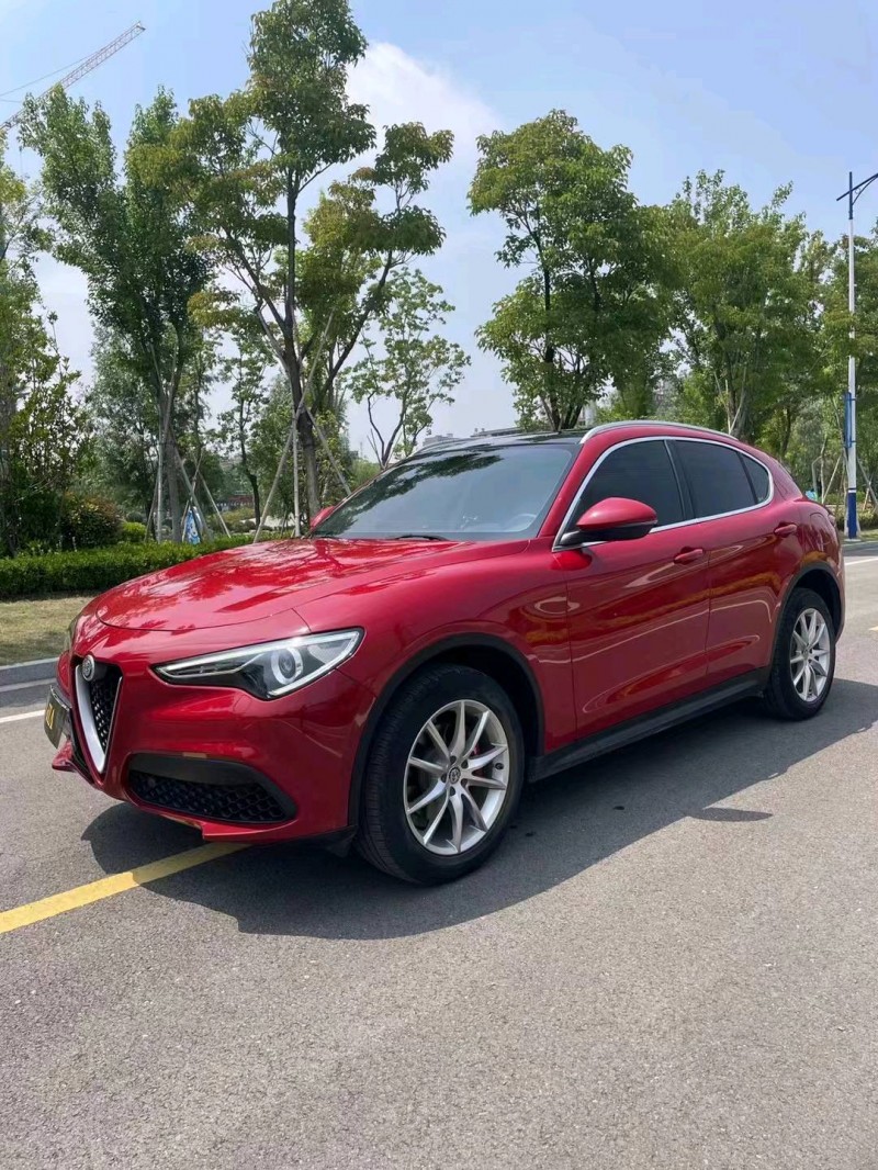 徐州18年阿尔法·罗密欧Giulia3
