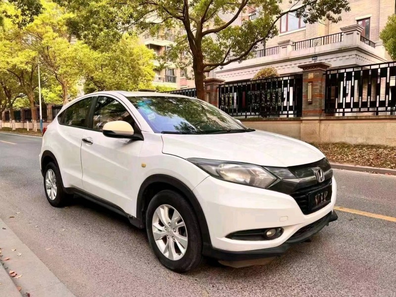 宁波16年本田缤智3