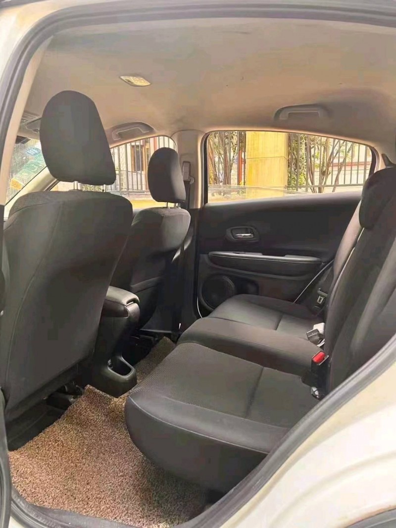 宁波16年本田缤智8