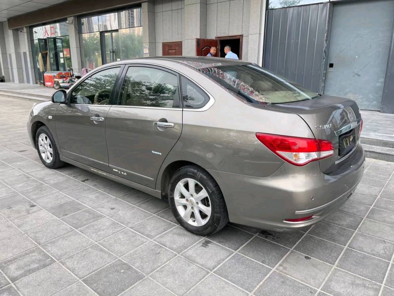 济宁16年日产轩逸8