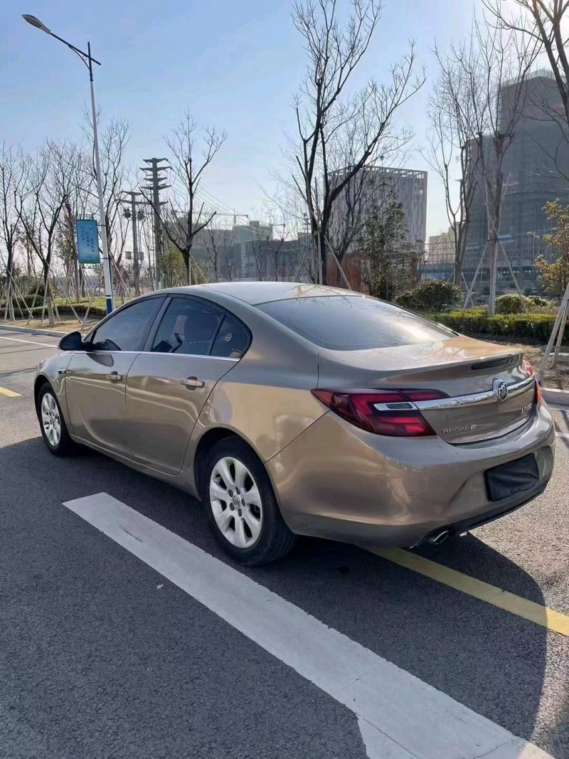 徐州16年别克君威8