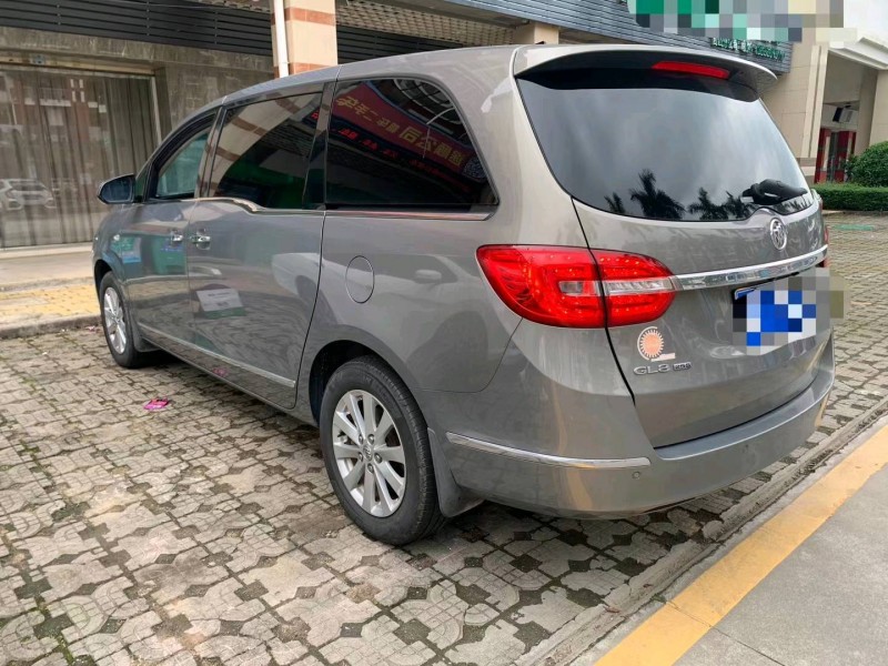 中山17年别克GL84