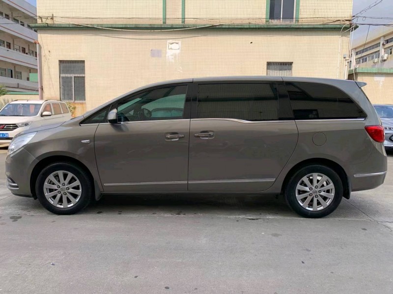 中山17年别克GL83