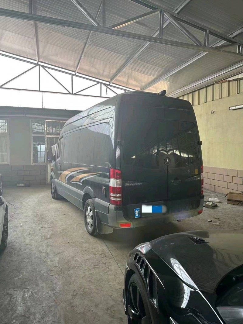 青岛12年奔驰斯宾特9