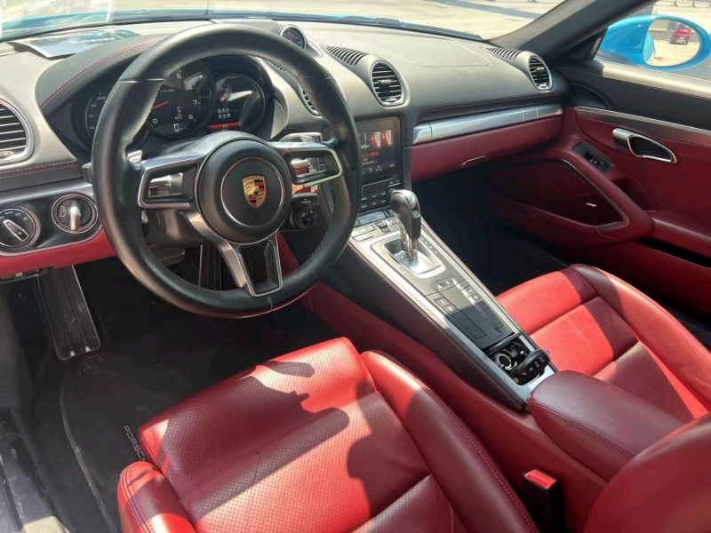 济宁17年保时捷7185