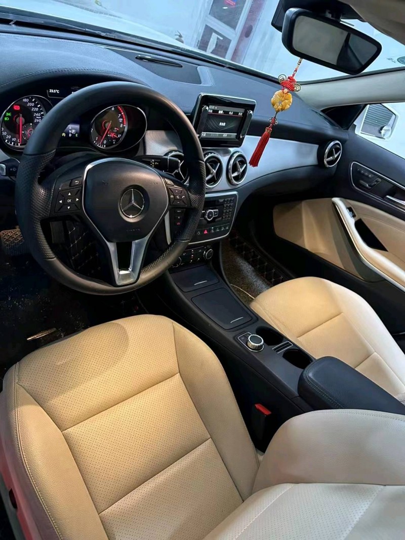 徐州16年奔驰GLA7