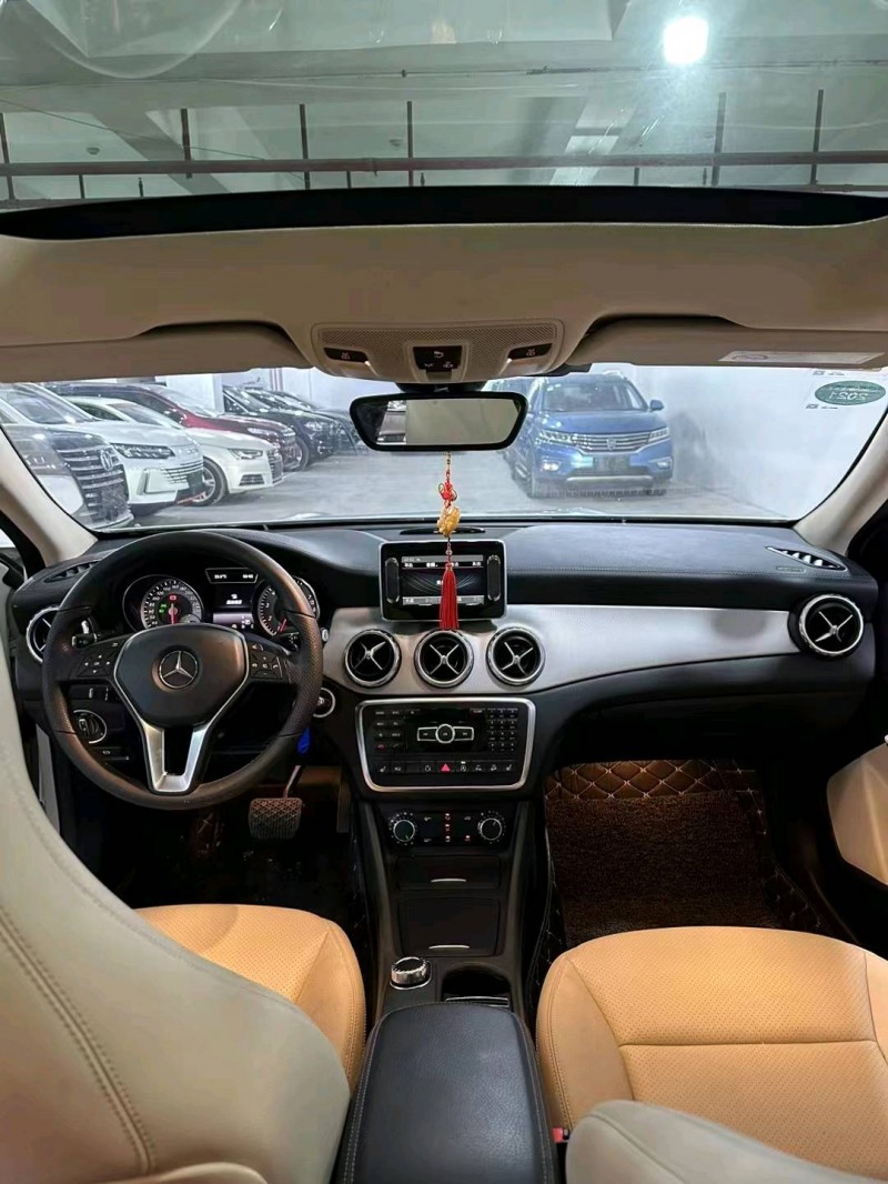 徐州16年奔驰GLA9