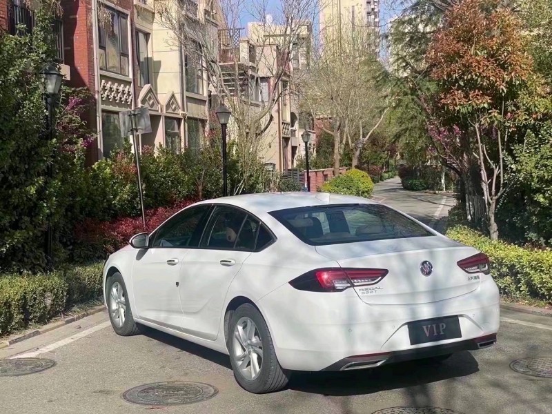 青岛22年别克君威7