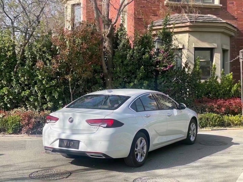 青岛22年别克君威8