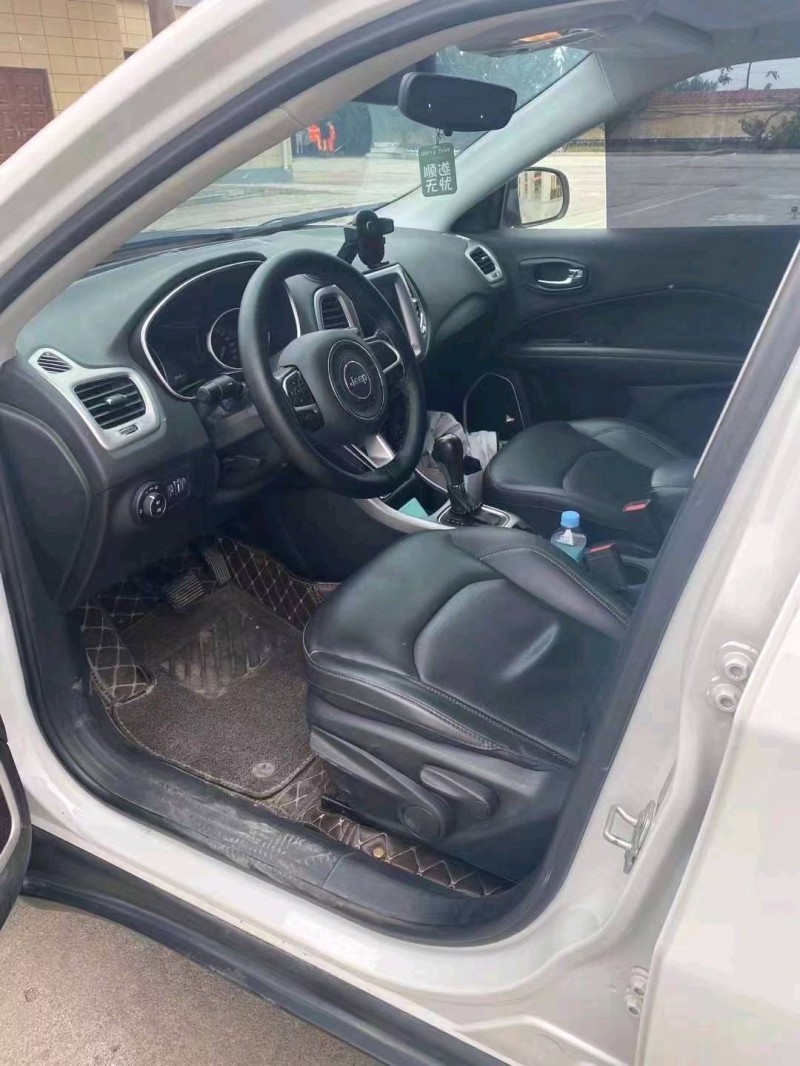 青岛19年Jeep指南者4