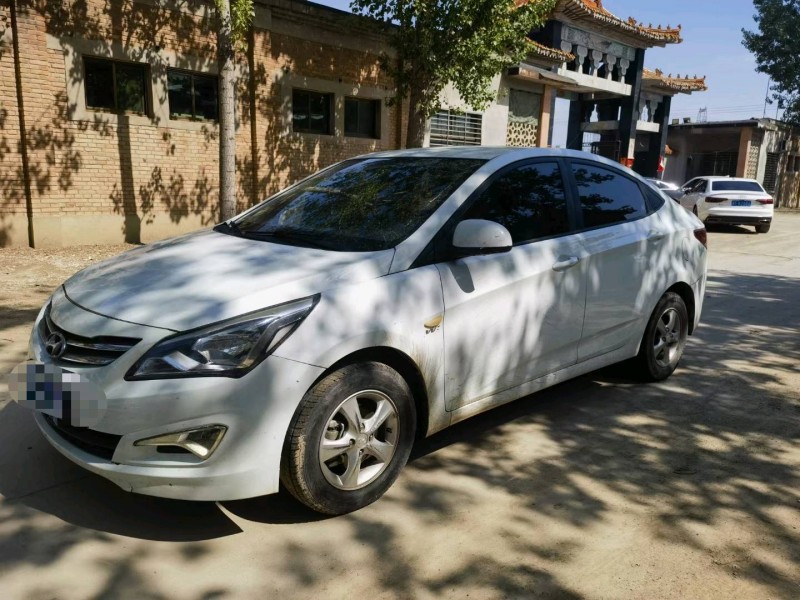 保定16年现代瑞纳2