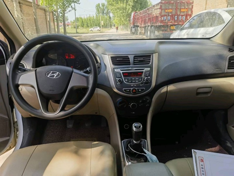 保定16年现代瑞纳6