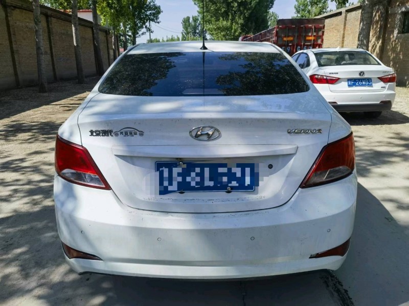 保定16年现代瑞纳9