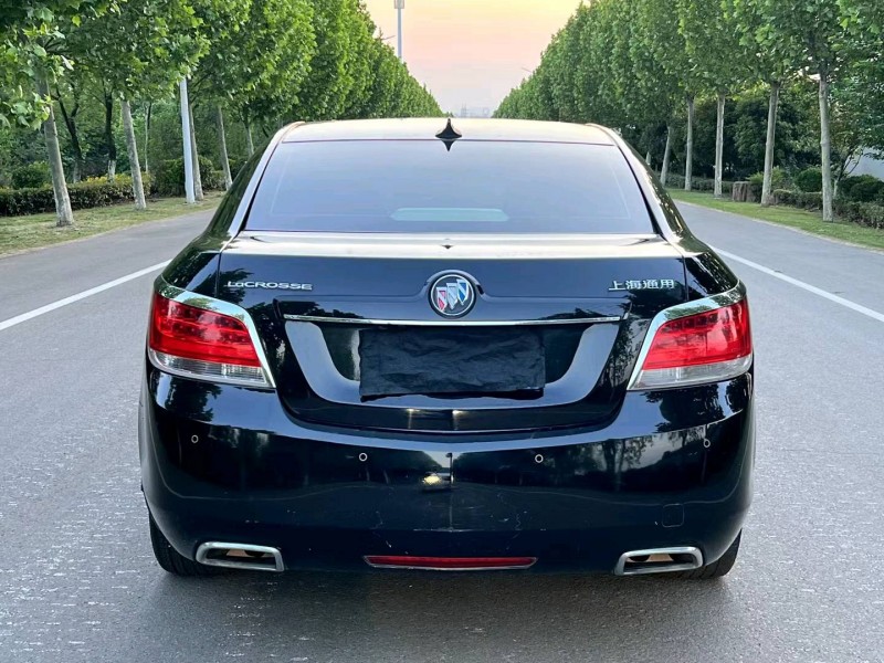 徐州12年别克君越9