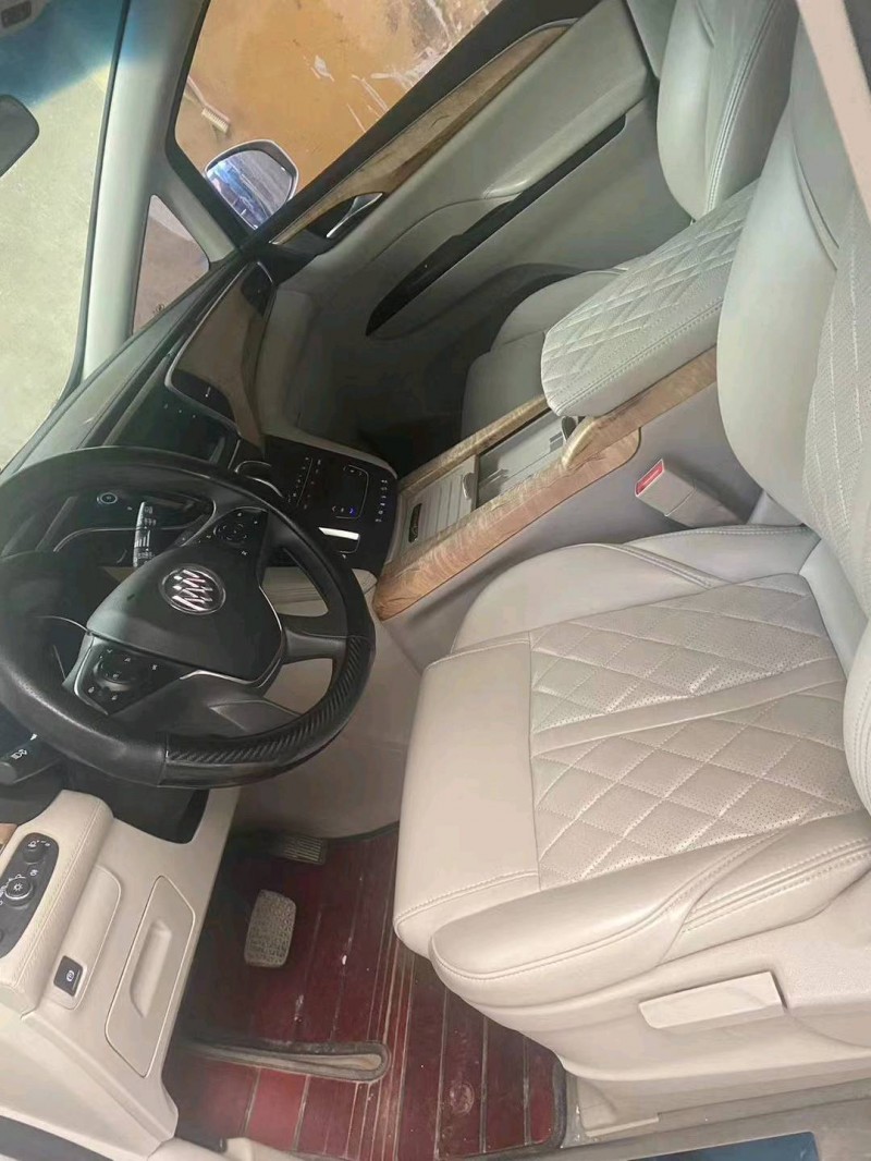 济南19年别克GL84