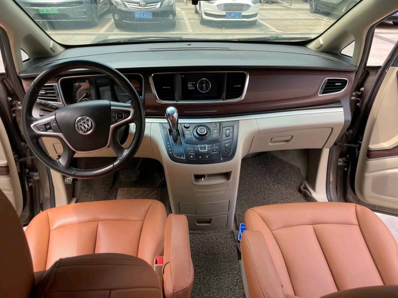 徐州17年别克GL82