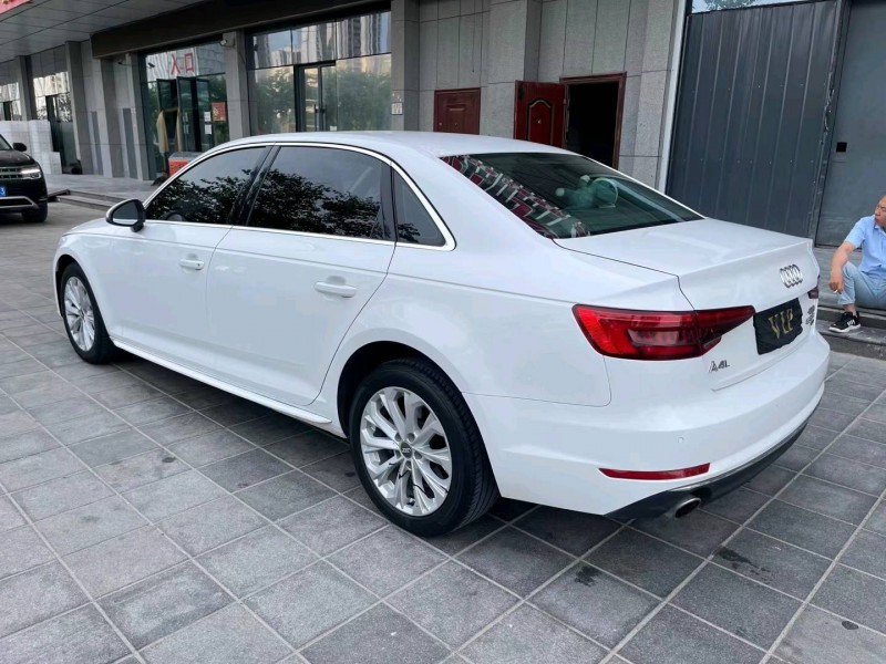 济宁17年奥迪A4L7