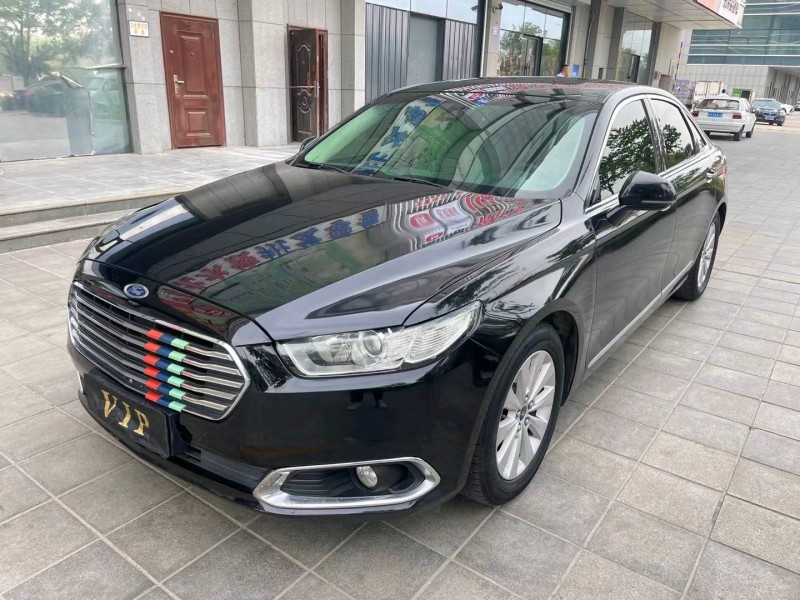 济宁17年福特金牛座2