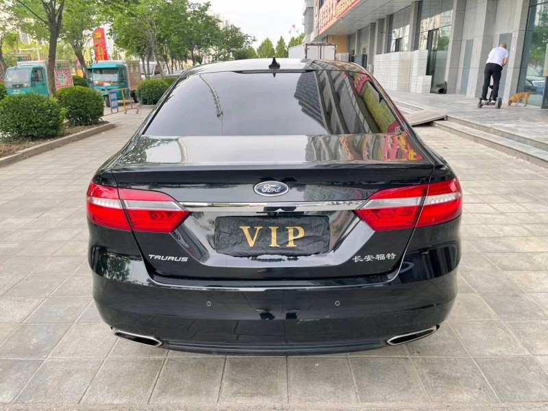 济宁17年福特金牛座9