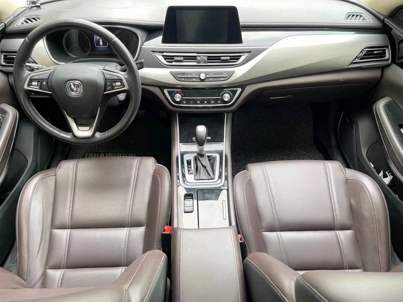 济宁18年长安汽车睿驰CC5