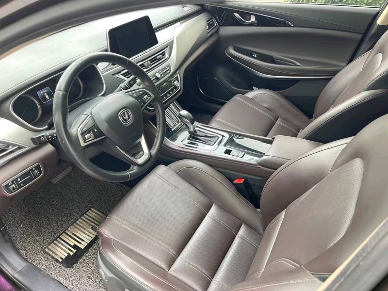 济宁18年长安汽车睿驰CC6