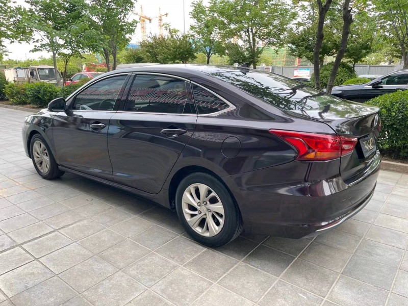 济宁18年长安汽车睿驰CC7