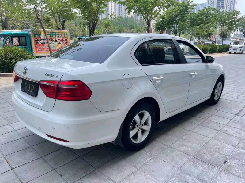 济南14年大众朗逸5